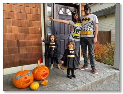 Darius, Christiane and the girls Bat Halloween