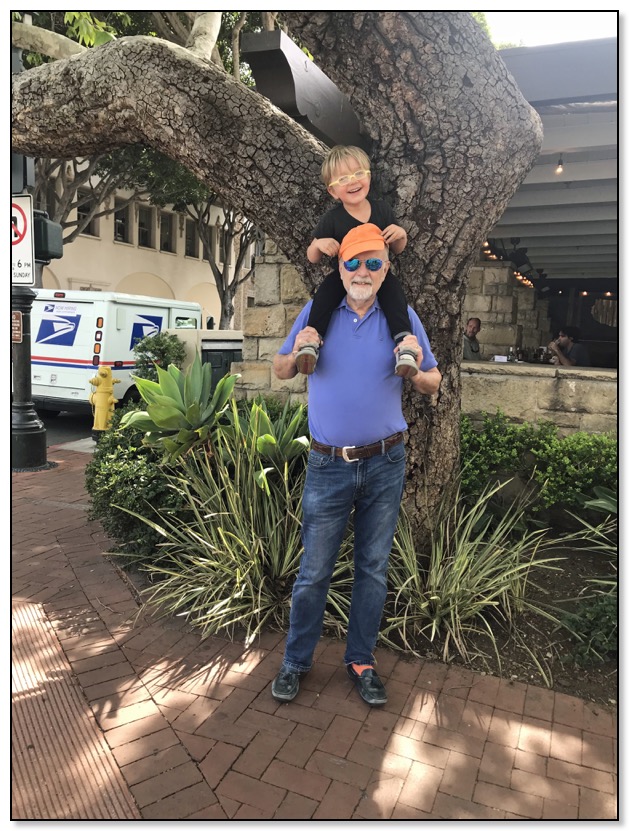 Tiger on Dans shoulders April 2018